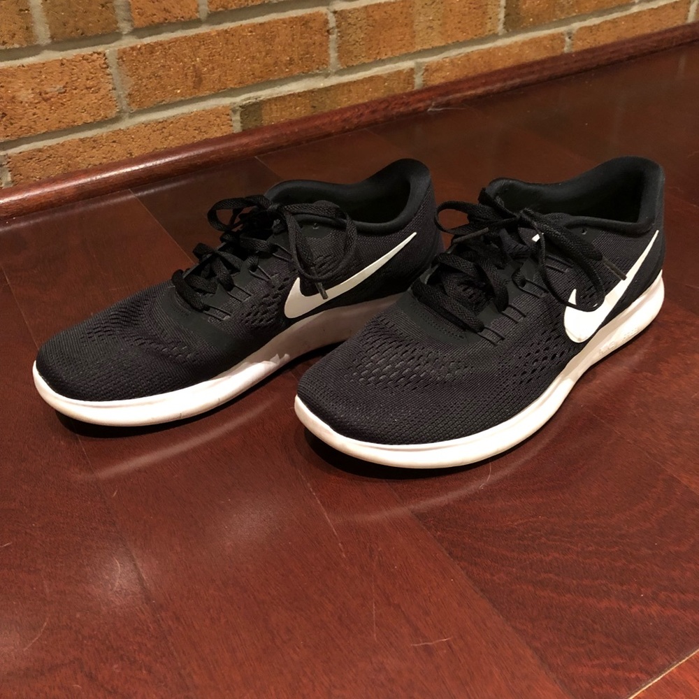 Black Nike Sneakers